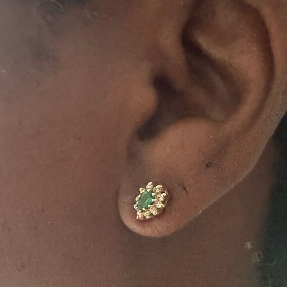 Stunning Small Emerald Stud Earrings in 14k Solid Gold W/Diamonds Studs - Picture 9 of 9